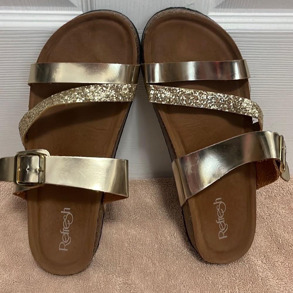 Gold sparkle sandals size 10 by refresh